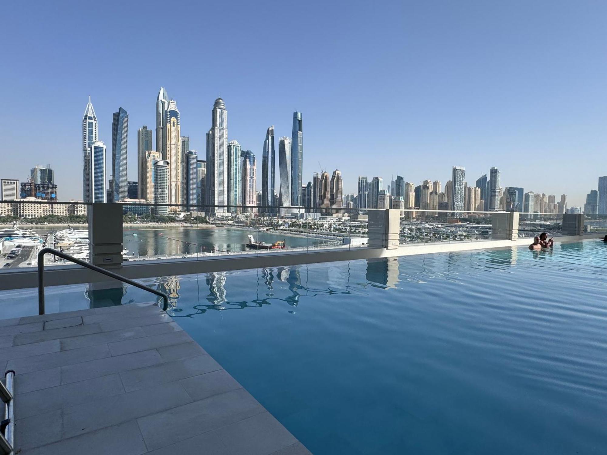 Apartment Upscale Family Friendly 4 Bedroom On Private With Amazing Views