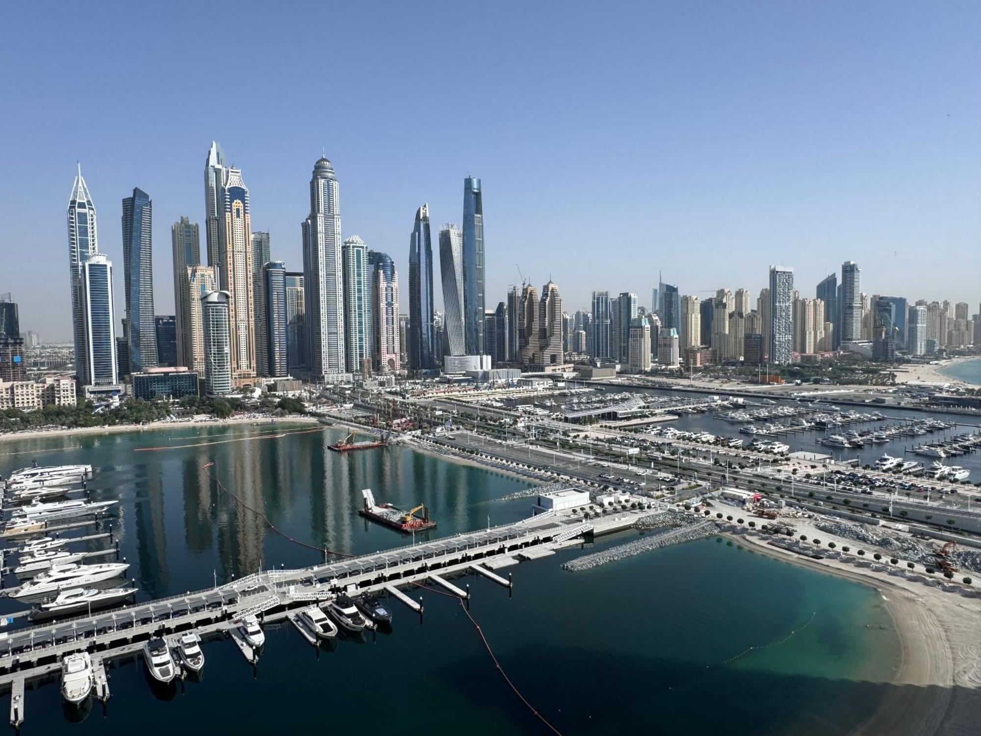 Upscale Family Friendly 4 Bedroom On Private With Amazing Views Dubai