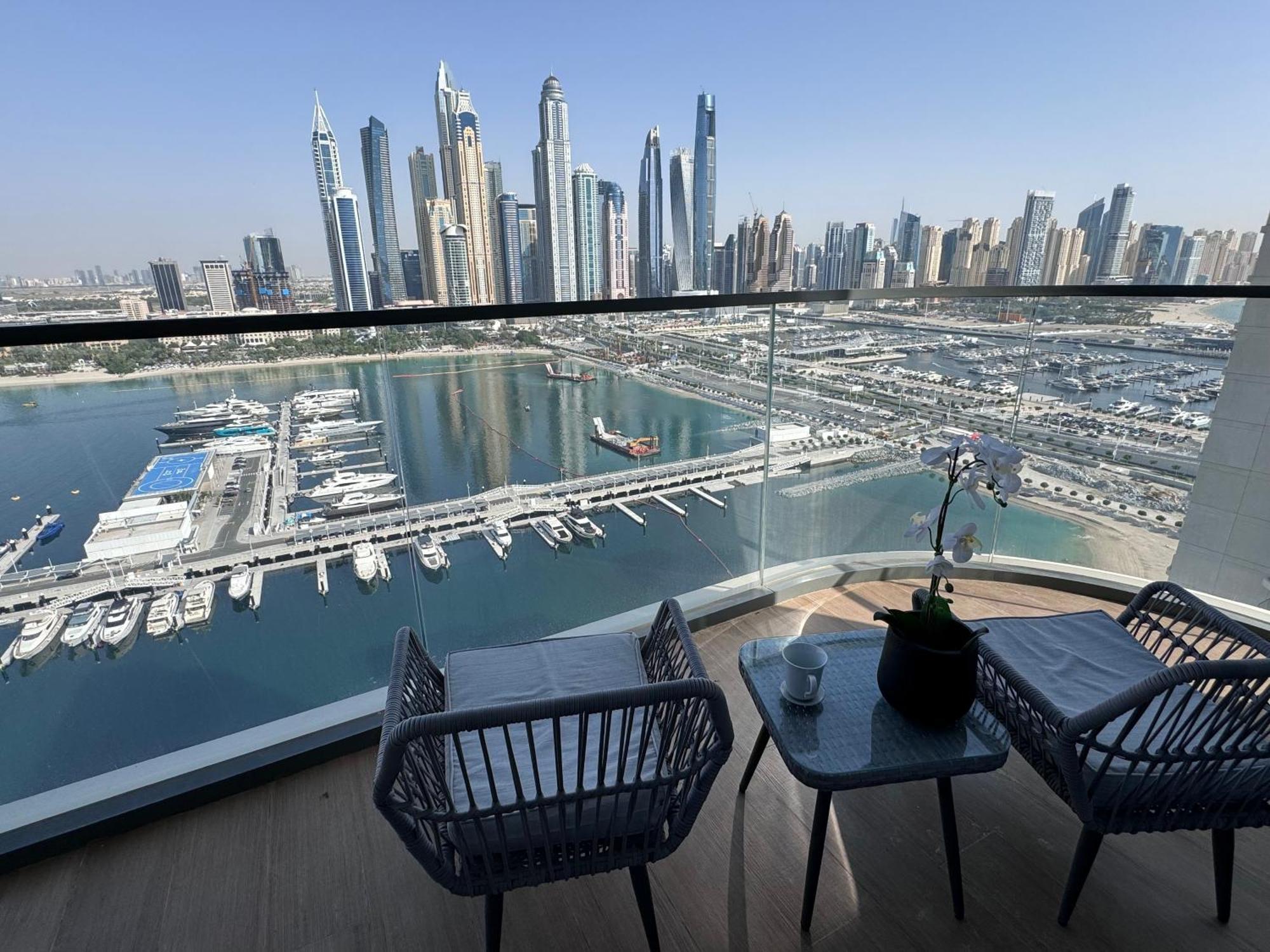 Upscale Family Friendly 4 Bedroom On Private With Amazing Views * Dubai