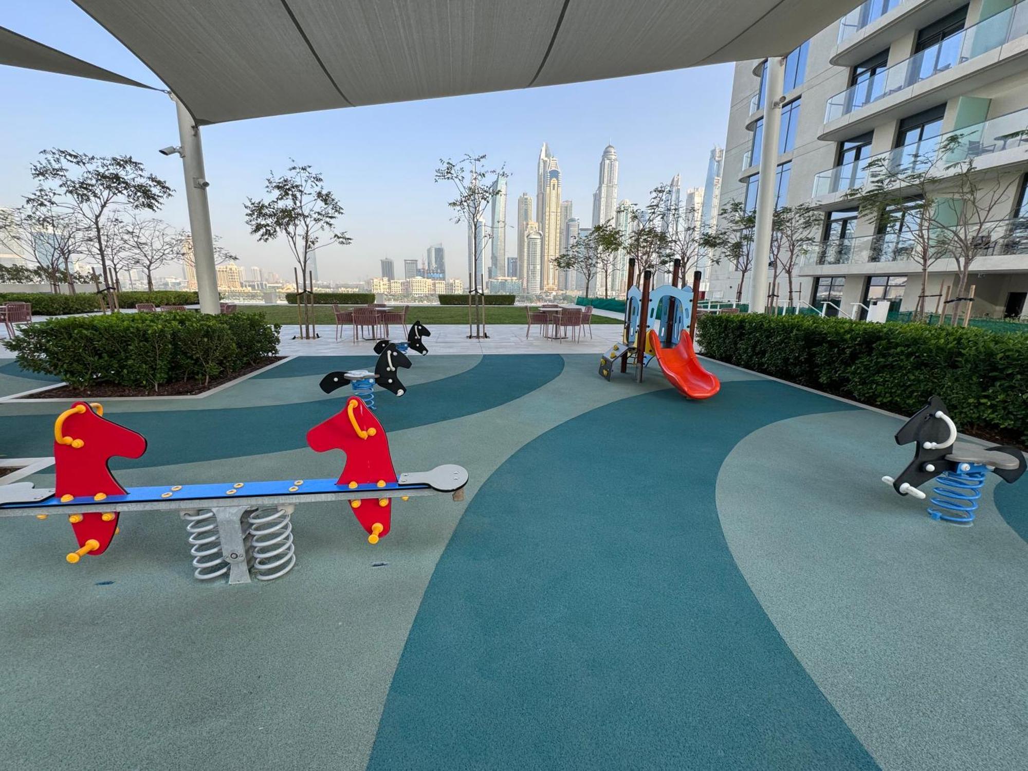 Apartment Upscale Family Friendly 4 Bedroom On Private With Amazing Views