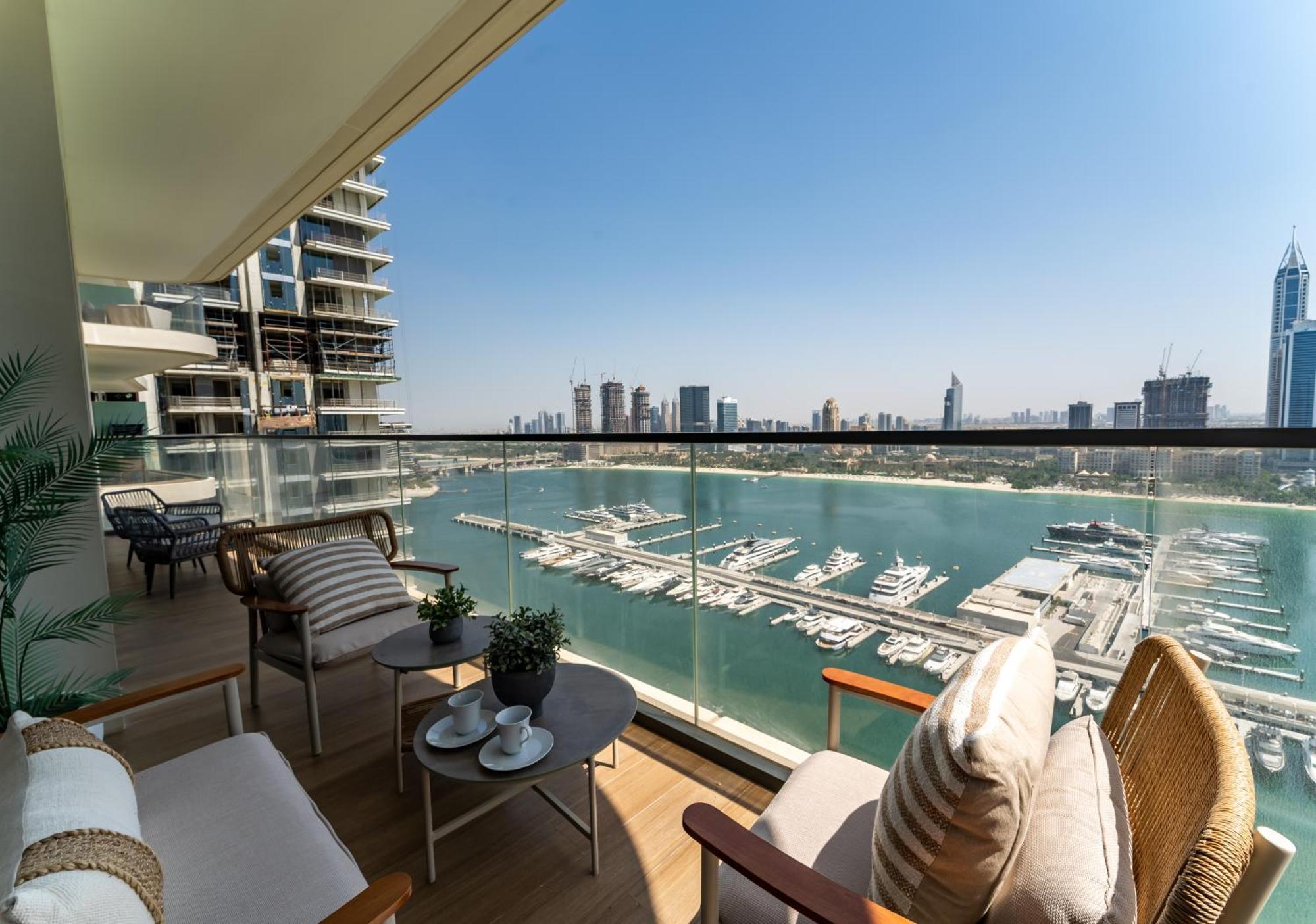 Apartment Upscale Family Friendly 4 Bedroom On Private With Amazing Views *