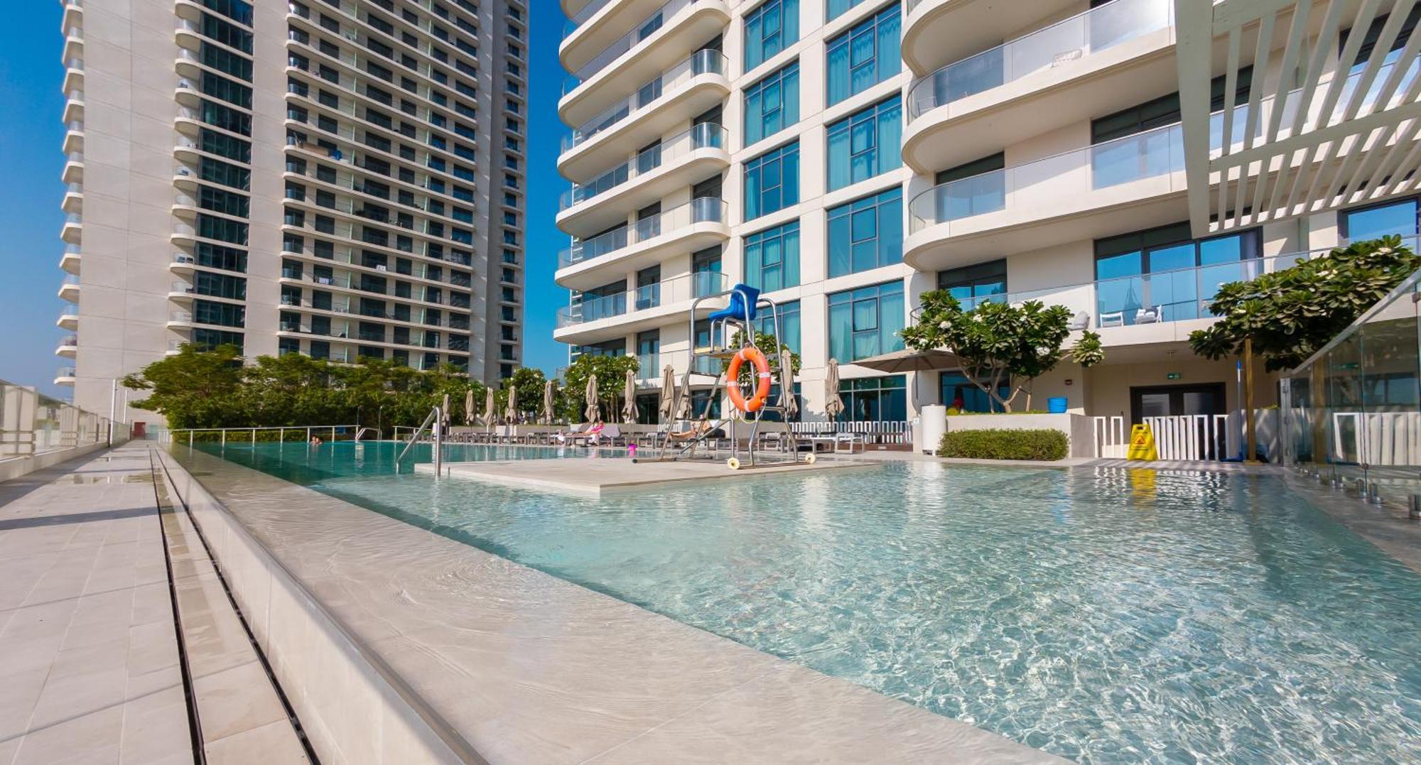 Upscale Family Friendly 4 Bedroom On Private With Amazing Views Dubai