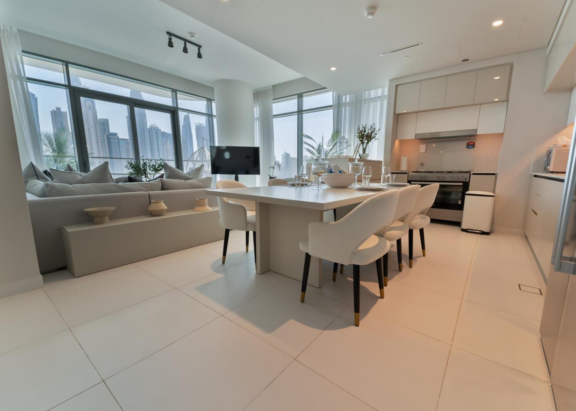 Upscale Family Friendly 4 Bedroom On Private With Amazing Views Apartment Dubai