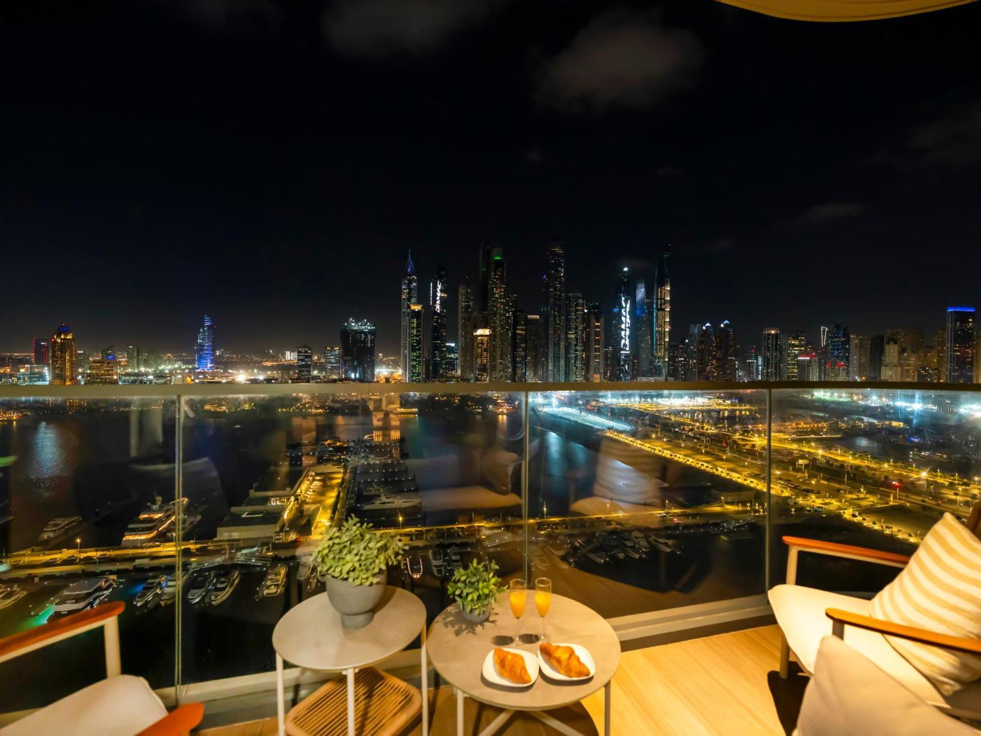 Apartment Upscale Family Friendly 4 Bedroom On Private With Amazing Views *