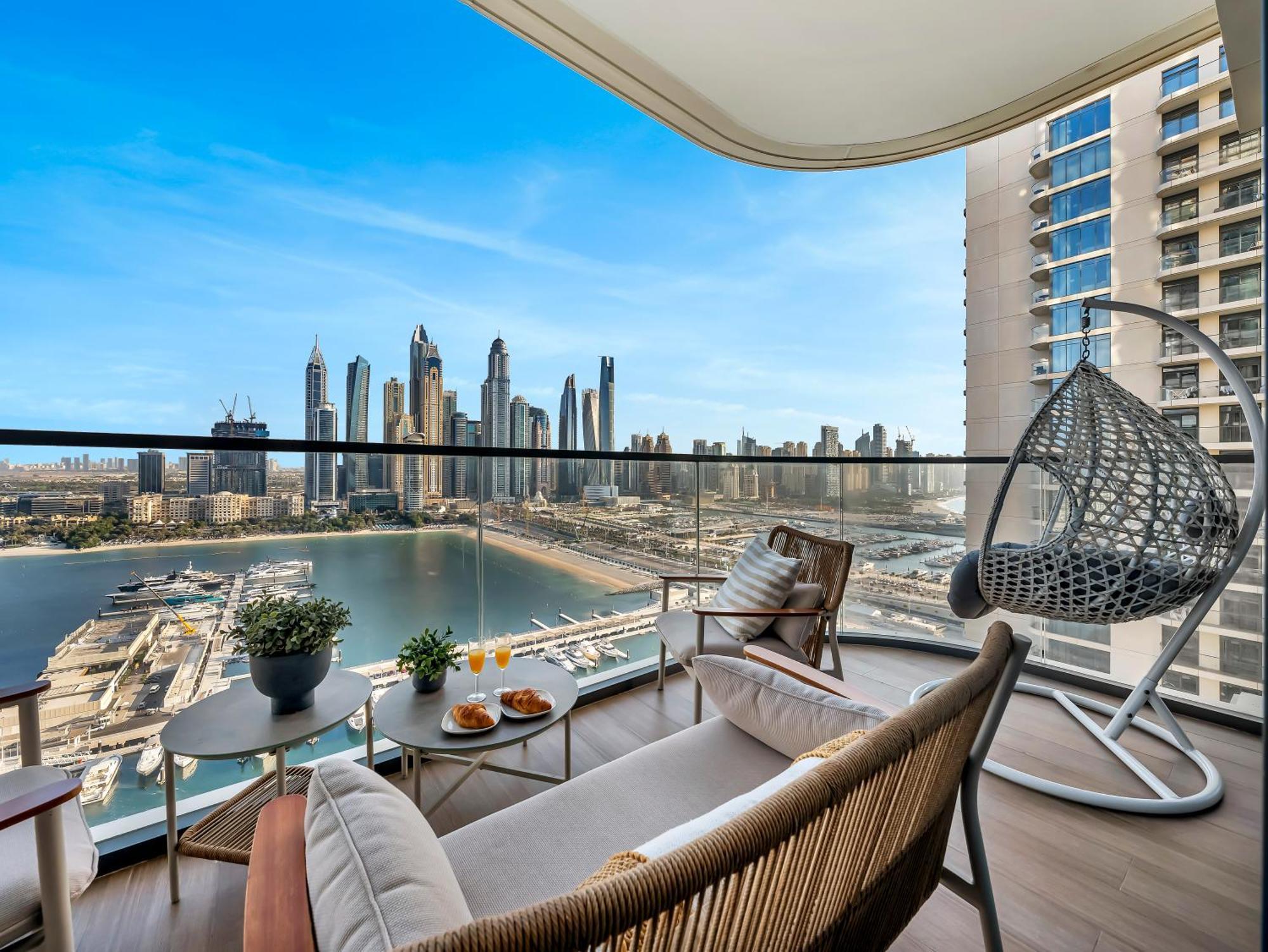 Apartment Upscale Family Friendly 4 Bedroom On Private With Amazing Views *