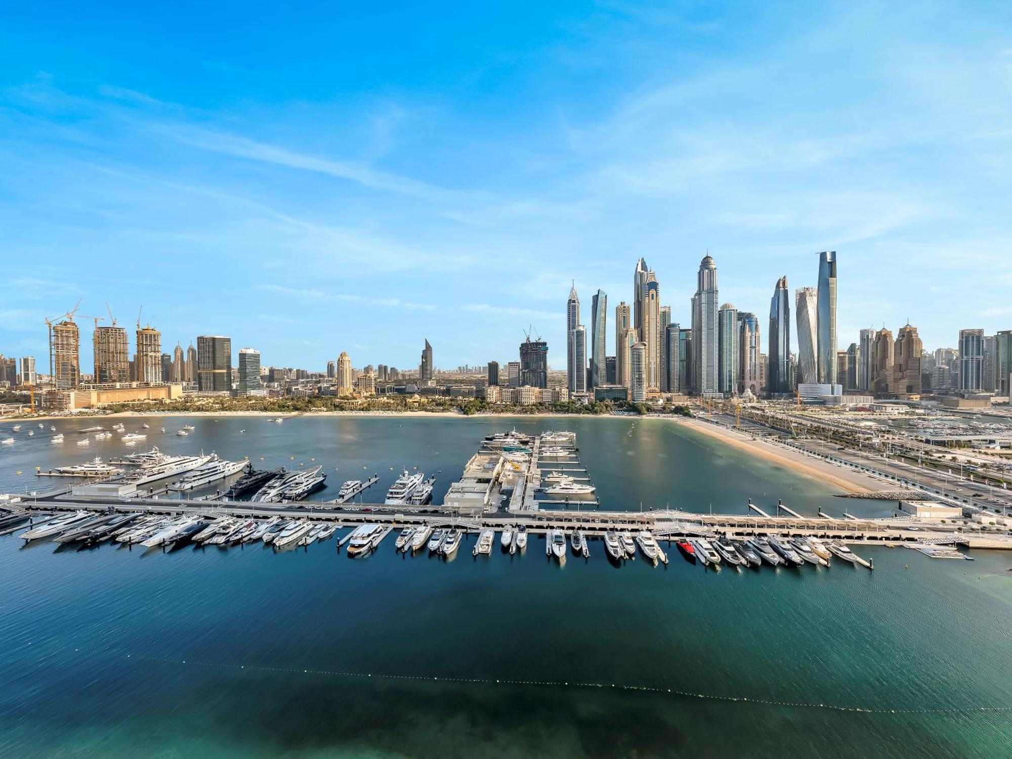 Upscale Family Friendly 4 Bedroom On Private With Amazing Views Apartment *