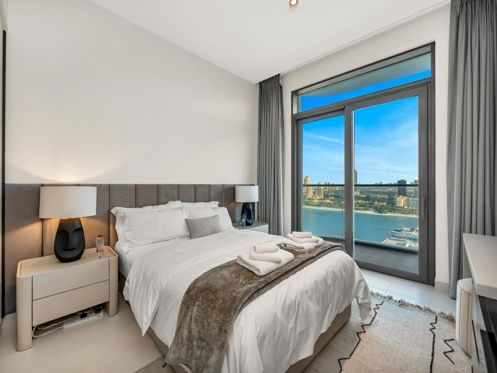Upscale Family Friendly 4 Bedroom On Private With Amazing Views * Dubai