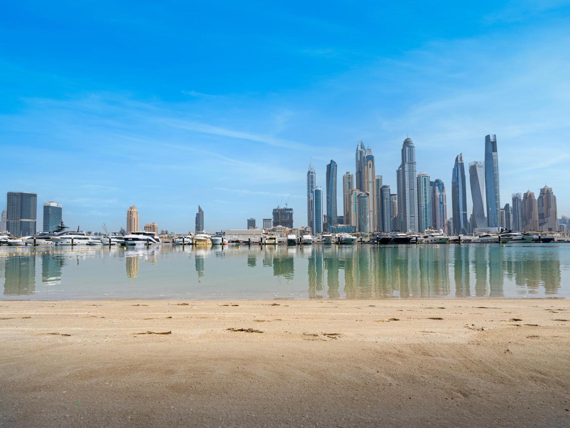 Upscale Family Friendly 4 Bedroom On Private With Amazing Views Dubai
